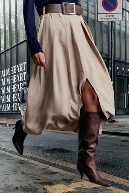 LEATHER HEELED BOOTS