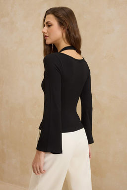 Siyah Fitted/Vucuda Oturan Kay?k Yaka Aksesuar Detayl? Pamuk Ribana Orme Bluz TWOSS26BZ00222