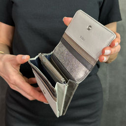 Итальянский кожаный кошелек DuDu серии Flores | темно-серебристый - Dudubags фото 8