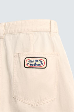 BERMUDA BAGGY FIT PARCHES / Beige