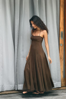 VESTIDO MIDI LUNARES / Chocolate
