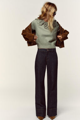 FLORAL KNIT SWEATER
