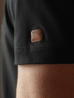 Футболка из премиального хлопка с авторским принтом - Vilatte фото 2