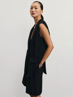 Шорты прямого кроя в полоску с содержанием вискозы / Zarina