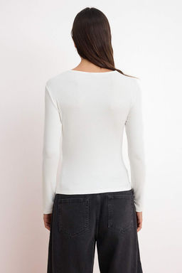 Ekru Duz Fitted Bisiklet Yaka Standart Kol Uzun Premium Yumusak Orme Bluz TWOSS26BZ00247