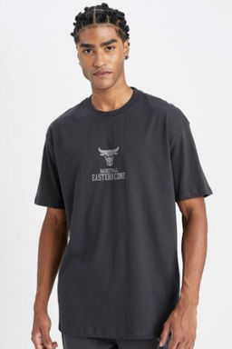 DeFactoFit NBA Chicago Bulls Standart Fit Bisiklet Yaka Bask?l? Pamuklu K?sa Kollu Tisort