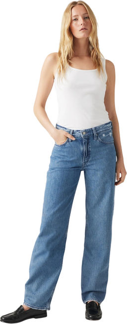 Джинсы женские