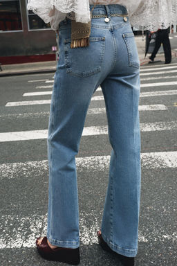 Z1975 HIGH-WAIST BOOTCUT JEANS WITH CHAIN BELT - Zara фото 3