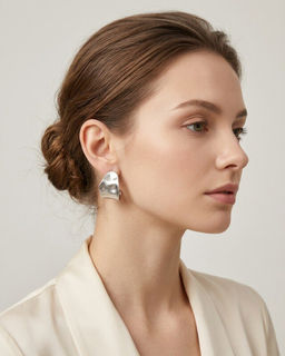 Стильные серьги