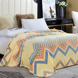 Плед/покрывало 180х200см "Зигзаг удачи 2", велсофт "California" набивной, полиэстер 100%, плотность 160г/м2, упаковка: 18х33см пояс бумажный, "Домашняя мода" (Россия)