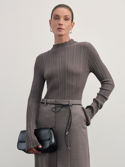 Свитер женский / Zarina