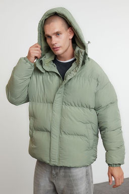 TRENDYOL MAN Erkek Ac?k Mavi Oversize Fit Kapusonlu Taslan K?sl?k Sisme Mont TMNAW25MO00005