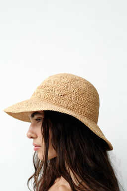 WOVEN RAFFIA HAT