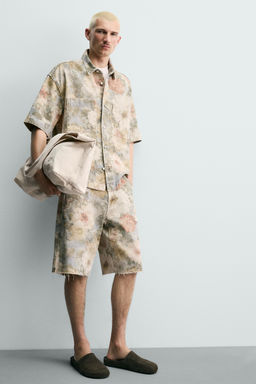 BERMUDA RELAXED FIT ESTAMPADO FLORAL LAVADO / Multicolor