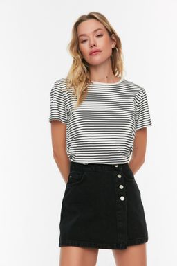 Siyah Dugme Detayl? Kruvaze Yuksek Bel Denim Sort Etek TWOSS22SR0448