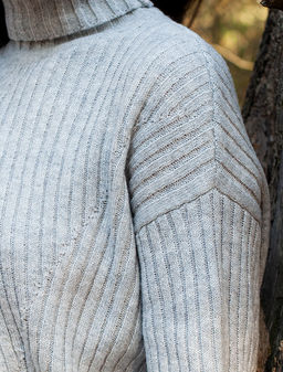 VILATTE / Свободный свитер тонкой вязки из теплой пряжи с шерстью фото 2