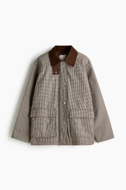 Chaqueta con cuello de pana