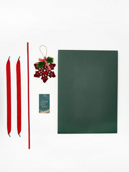 Пакет подарочный «С Новым годом», с ёлочной игрушкой и шильдиком, 31 × 40 × 11 см