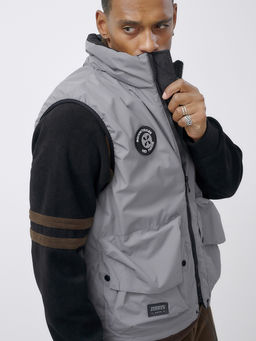 Жилет мужской утепленный спортивный серого цвета 15323Sr - Mtforce фото 9