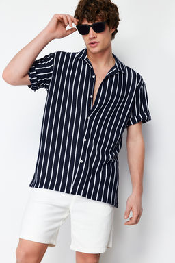 Lacivert Cizgili Relaxed Fit Triko Gorunumlu Apas Yaka Gomlek TMNSS24GO00006