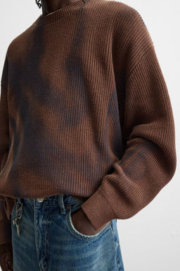 SPRAY PRINT SWEATER - Zara фото 6