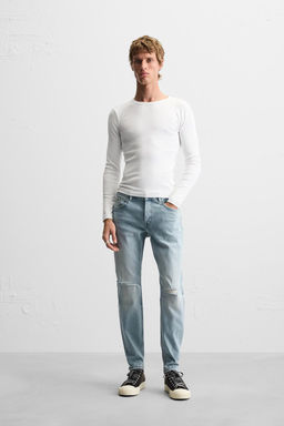 RIPPED SKINNY FIT JEANS