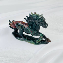 Статуэтка резная "Жеребец" из океанической Яшмы