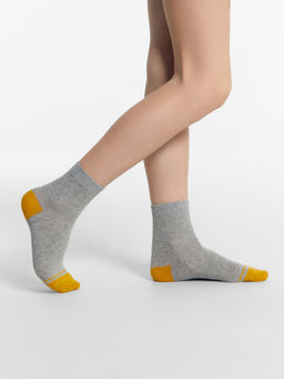 Цена за 5 пар! Носки детские серые с рисунком в виде полоски в цвет пятки и мыска