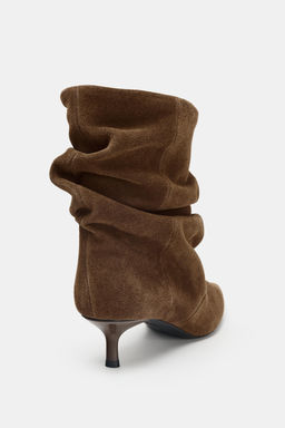 RUFFLED SPLIT SUEDE ANKLE BOOTS - Zara фото 6