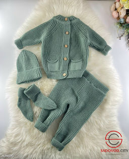 Костюм из 4 предметов: стильная кофточка на пуговках с кармашками, шапочка, штанишки и носочки. - Bruno фото 8