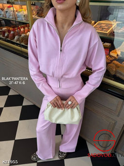 Костюм женский спортивный