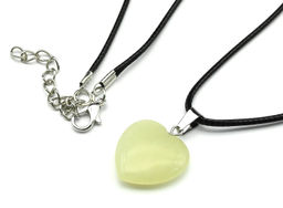 Кулон Сердце 20*22мм из нефрита прессованного на шнурке, 45см