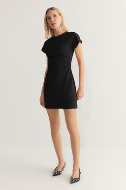 TRENDYOLMILLA K?rm?z? Bodycone/Vucuda Oturan Buzgu/Drape Detayl? Mini Orme Elbise TWOSS25EL00086  фото 2