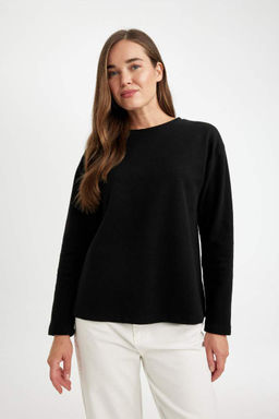 Женская черная однотонная футболка с длинным рукавом из ткани селаник стандартного кроя с круглым вырезом - Defacto фото 4