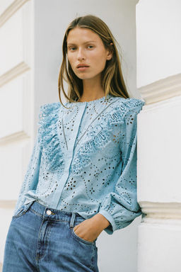SHIRT WITH CUTWORK EMBROIDERY - Zara фото 3