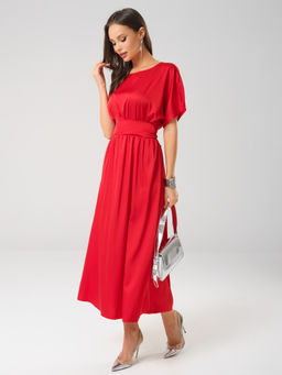 Платье с широким поясом