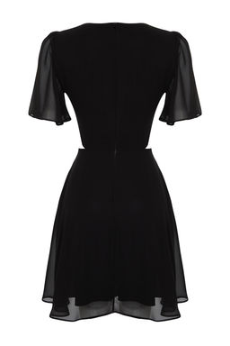 Siyah Etegi Belden Ac?lan Cut Out/Pencere Detayl? Mini Dokuma Elbise TWOSS24EL00696 - Trendyolmilla фото 8