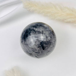 Радуга Самоцветов Шар из Кварца с включением Турмалина  фото 2