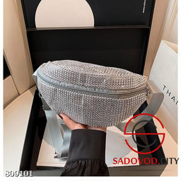 Сумка на пояс усыпанная камнями