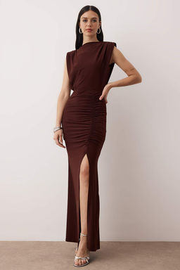 TRENDYOLMILLA Saks Vucuda Oturan Drapeli Dokuma Uzun S?k Abiye Elbise TPRSS24AE00226  фото 12