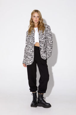 Костюм Pirs 4798 черно-белый