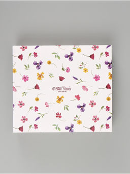 Цена за 2 шт. Коробка подарочная Нежность, тиснение, 23.5?20.5?5.5 см