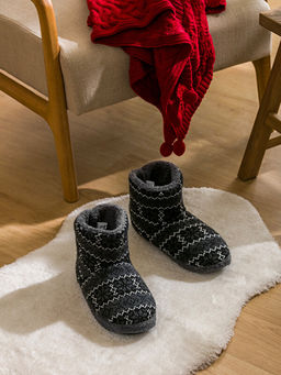 Nak?? Detayl? Erkek Ev Botu