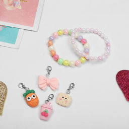 Набор «Выбражулька» 6 предметов: 2 браслета, 4 сменных подвески, вкусняшки, МИКС