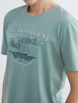 Bisiklet Yaka Bask?l? Penye Erkek Ti??rt