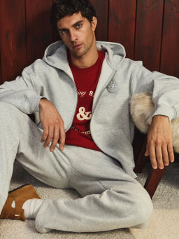 Худи на молнии с нашивкой / Zarina