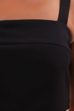 Trendyolmilla Siyah Ask?l? Crop Kare Yaka Dokuma Bluz TWOSS25BZ00523