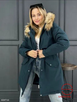 Куртка женская с капюшоном