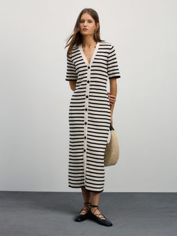 Вязаное платье миди в полоску / Zarina