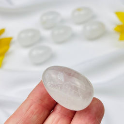 Яйцо из молочного Кварца